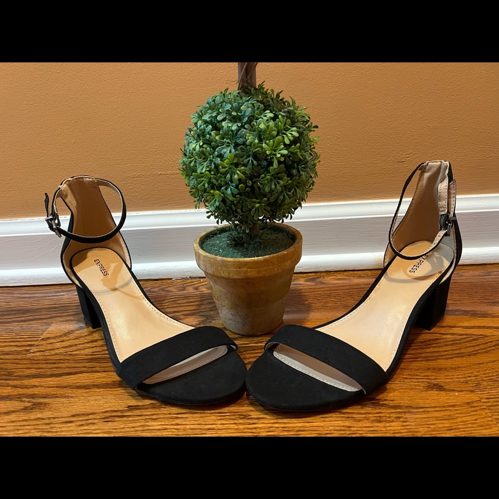 EXPRESS WOMAN SHOES BRAND NEW